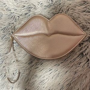 Lip clutch/cross body